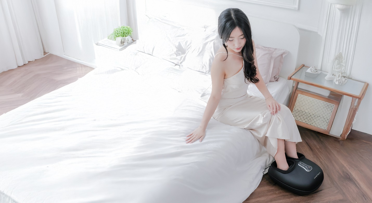 M&aacute;y massage ch&acirc;n KINGTECH G8: 