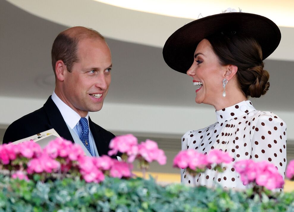 Vương phi Kate khiến Thân vương William “bó tay” trên sân tennis- Ảnh 1. Vương phi Kate khiến Thân vương William “bó tay” trên sân tennis- Ảnh 1.