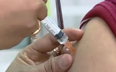Tiêm vaccine phòng dại. Tiêm vaccine phòng dại.