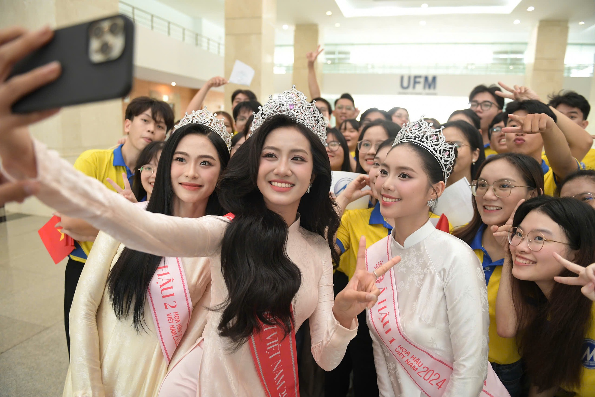 Lý do Trúc Linh được trao vương miện Hoa hậu Việt Nam 2024: Không chọn viên ngọc đã quá sáng - Ảnh 4. Lý do Trúc Linh được trao vương miện Hoa hậu Việt Nam 2024: Không chọn viên ngọc đã quá sáng - Ảnh 4.