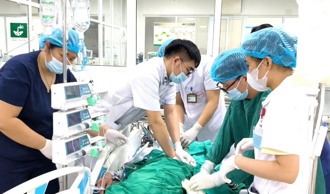 Người đàn ông ở Hà Nội co giật, tím tái nghi vấn do ăn tiết canh lòng lợn - Ảnh 1. Người đàn ông ở Hà Nội co giật, tím tái nghi vấn do ăn tiết canh lòng lợn - Ảnh 1.