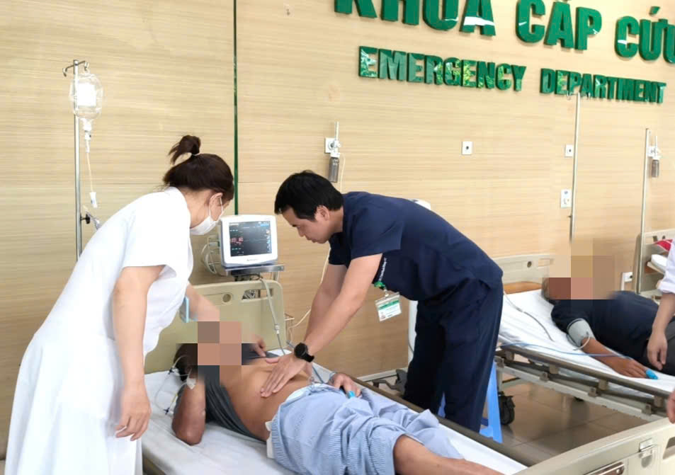Người đàn ông ở Hà Nội co giật, tím tái nghi vấn do ăn tiết canh lòng lợn - Ảnh 2. Người đàn ông ở Hà Nội co giật, tím tái nghi vấn do ăn tiết canh lòng lợn - Ảnh 2.