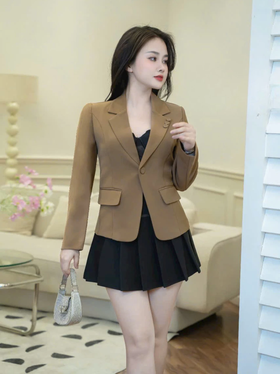 Vương phi Kate – Jisoo diện cùng 1 chiếc áo nhưng style khác biệt hoàn toàn - Ảnh 12.