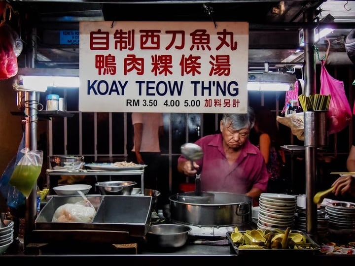 3 chị em lấy chồng Tây đến từ 3 nước, cả gia đình 'nói chuyện' bằng chỉ trỏ - Ảnh 3. 3 chị em lấy chồng Tây đến từ 3 nước, cả gia đình 'nói chuyện' bằng chỉ trỏ - Ảnh 3.