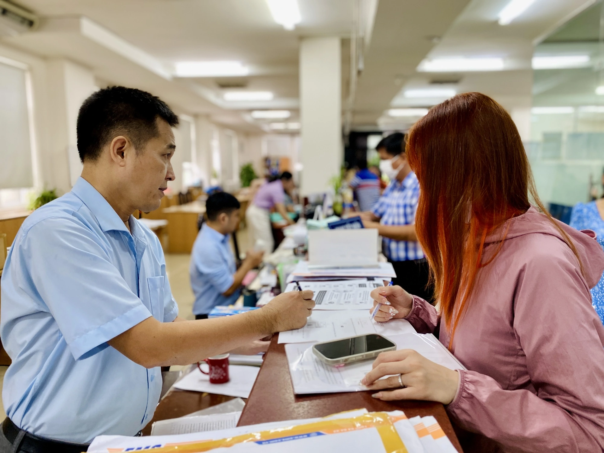 Từ 1/7: Đóng BHXH bắt buộc có gì mới, ai cần đặc biệt lưu ý? - Ảnh 1. Từ 1/7: Đóng BHXH bắt buộc có gì mới, ai cần đặc biệt lưu ý? - Ảnh 1.