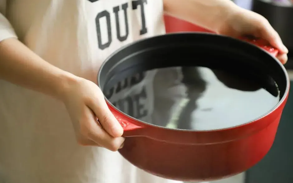 Một người nấu ăn, cả nhà mắc ung thư? 8 thói quen nấu ăn khiến gia đình bạn ăn gấp đôi chất gây ung thư