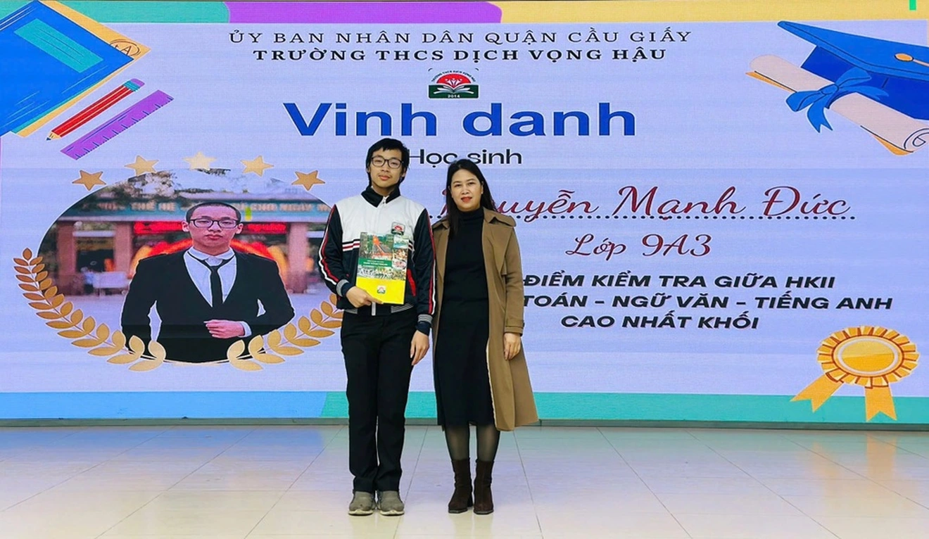 Kể tiếp chuyện nam sinh dắt em gái đi thi vào lớp 10 gây sốt MXH: Bất ngờ với thông tin vừa được hé lộ! - Ảnh 1. Kể tiếp chuyện nam sinh dắt em gái đi thi vào lớp 10 gây sốt MXH: Bất ngờ với thông tin vừa được hé lộ! - Ảnh 1.
