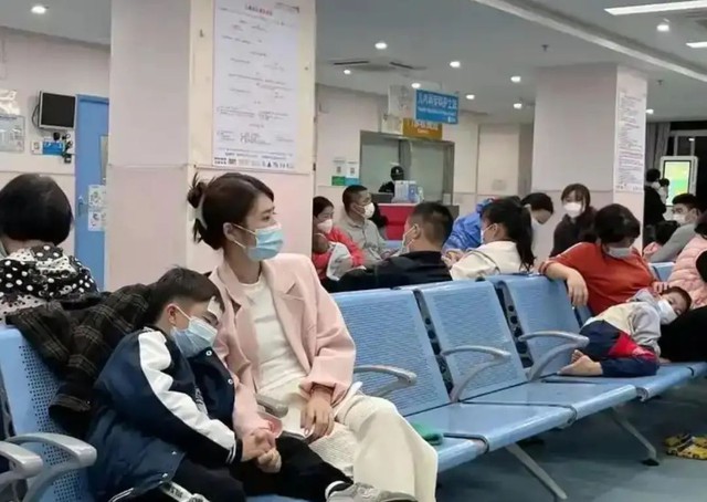 233 trẻ mầm non ở Thiên Thủy nhiễm độc chì nặng: Lộ tẩy sự thật kinh hoàng về nguyên liệu làm bánh - Ảnh 4. 233 trẻ mầm non ở Thiên Thủy nhiễm độc chì nặng: Lộ tẩy sự thật kinh hoàng về nguyên liệu làm bánh - Ảnh 4.