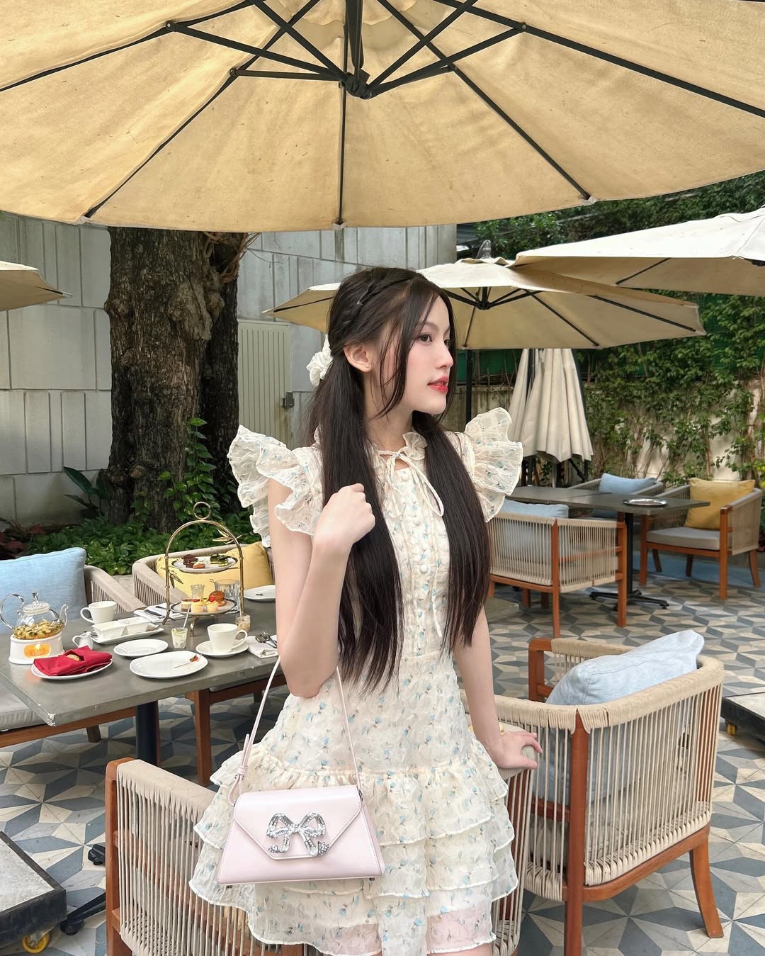 Bạn gái HIEUTHUHAI cứ mặc 1 item là hot đảo điên- Ảnh 11. Bạn gái HIEUTHUHAI cứ mặc 1 item là hot đảo điên- Ảnh 11.