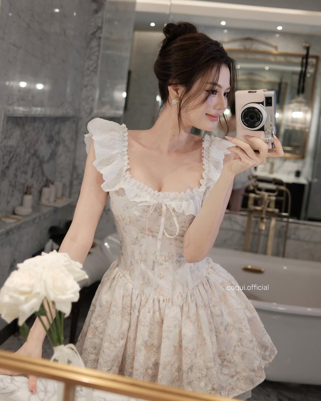 Bạn gái HIEUTHUHAI cứ mặc 1 item là hot đảo điên- Ảnh 14. Bạn gái HIEUTHUHAI cứ mặc 1 item là hot đảo điên- Ảnh 14.