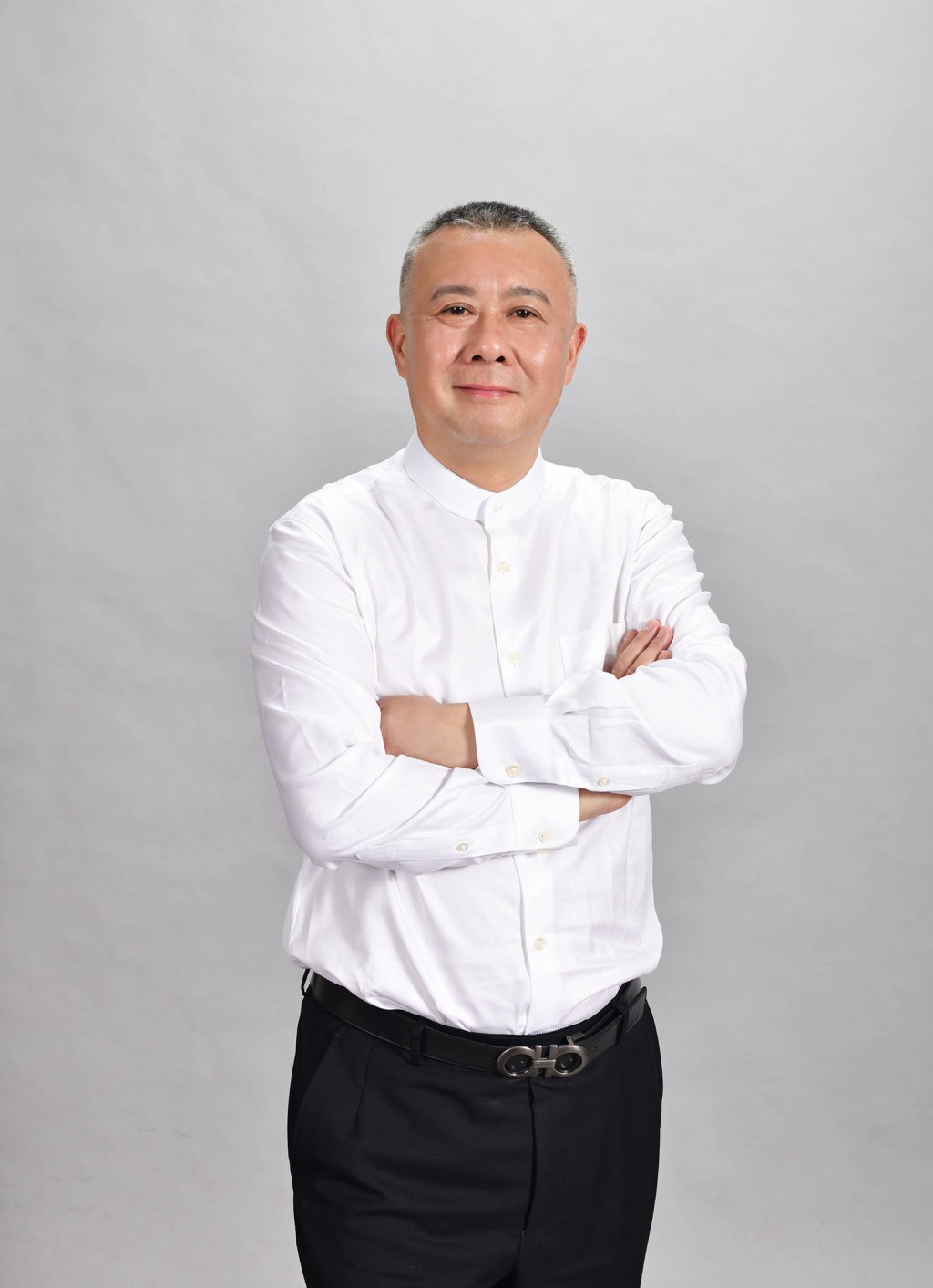 Nam sinh đến 20 tuổi mới biết bố là triệu phú: bỗng dưng trở thành ‘rich kid’, hòn non bộ trong sân nhà đã có giá hơn 10 tỷ đồng - Ảnh 2. Nam sinh đến 20 tuổi mới biết bố là triệu phú: bỗng dưng trở thành ‘rich kid’, hòn non bộ trong sân nhà đã có giá hơn 10 tỷ đồng - Ảnh 2.