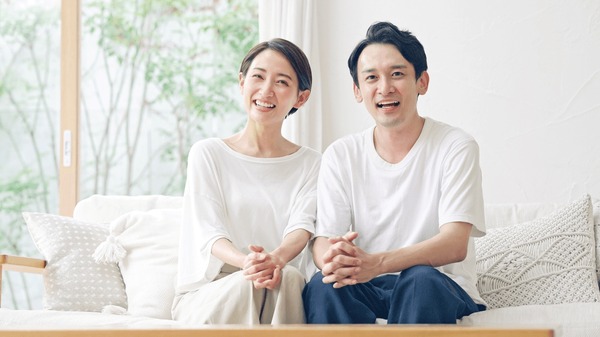 asian-middle-aged-couple-room-600nw-2183949887-17547553276601039096268-1754798218727-17547982189261930070836.jpg