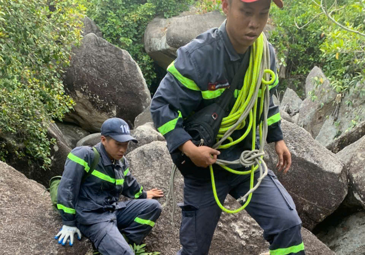 Tìm thấy thi thể nam thanh niên sau 6 ngày mất tích trên núi ở Khánh Hòa - Ảnh 1.