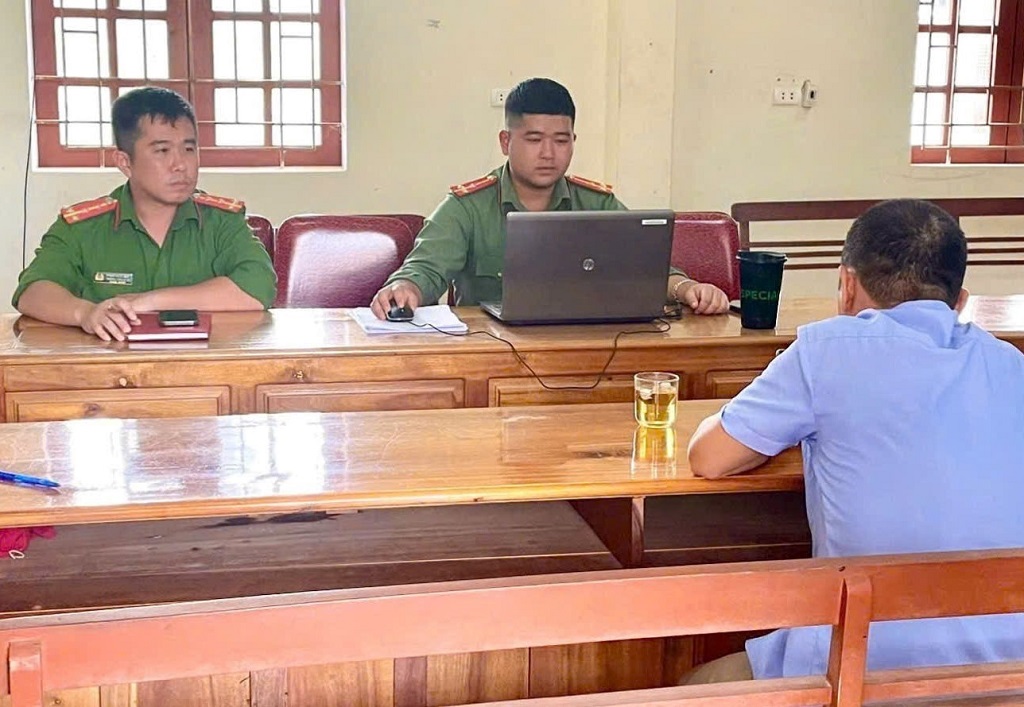 Người đàn ông đăng video &quot;lấy xương người nấu cao&quot; gây hoang mang dư luận- Ảnh 1.