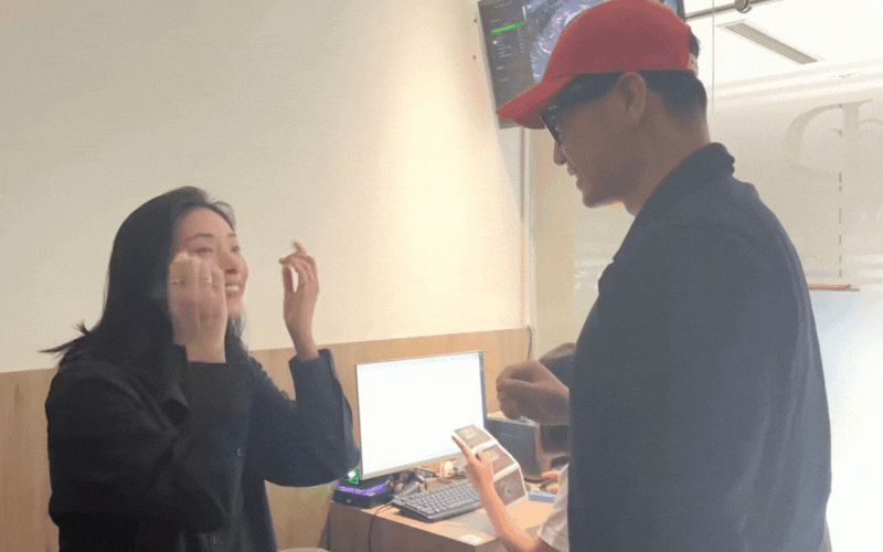 mau-xanh-la-mua-thu-gam-mau-phong-thuy-12-con-giap-1-175480471283259041653.gif