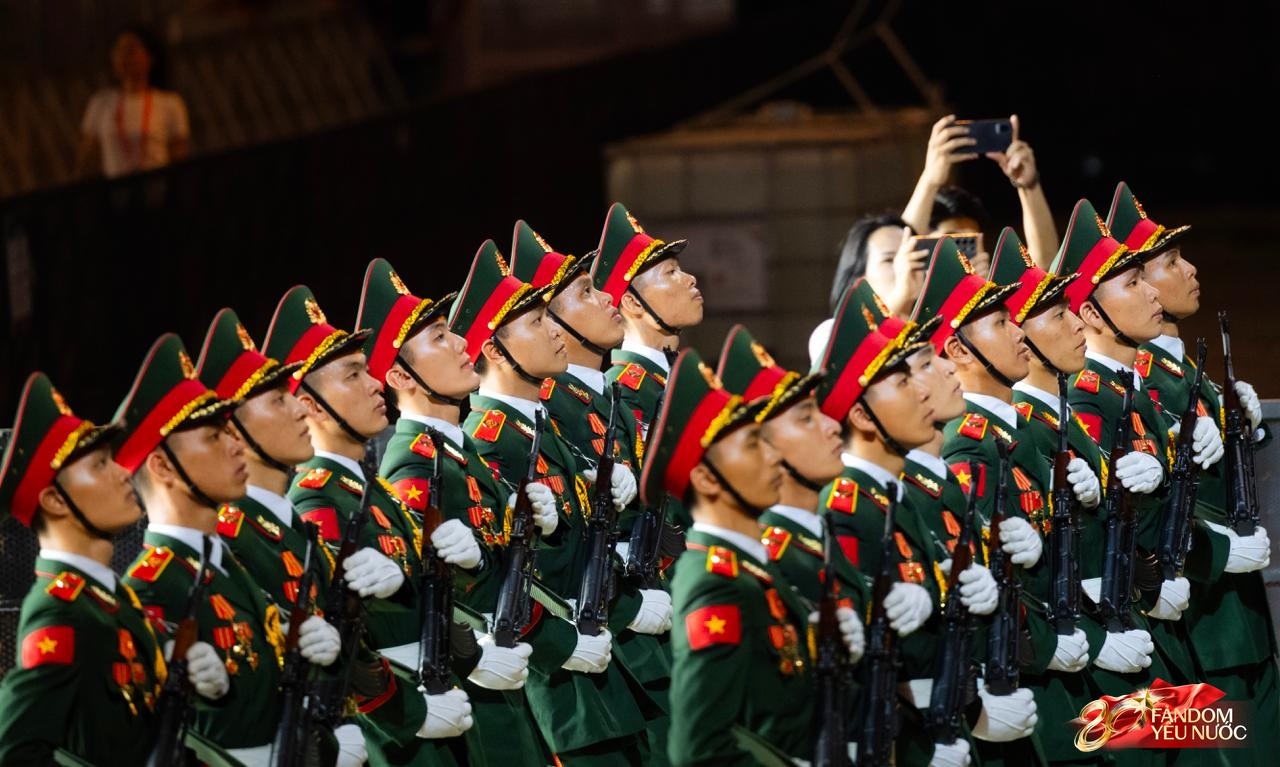 Hé lộ những khoảnh khắc 68 quân nhân tập luyện, sẵn sàng tái hiện hình ảnh duyệt binh trên Quảng trường Đỏ - Ảnh 9.