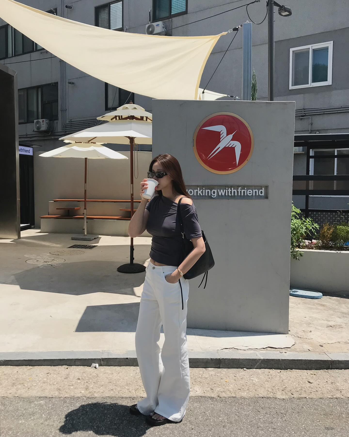 10 set áo mùa thu đẹp long lanh, chị em có thể mặc luôn từ ngày mai để đi đâu cũng được khen sành điệu - Ảnh 4.