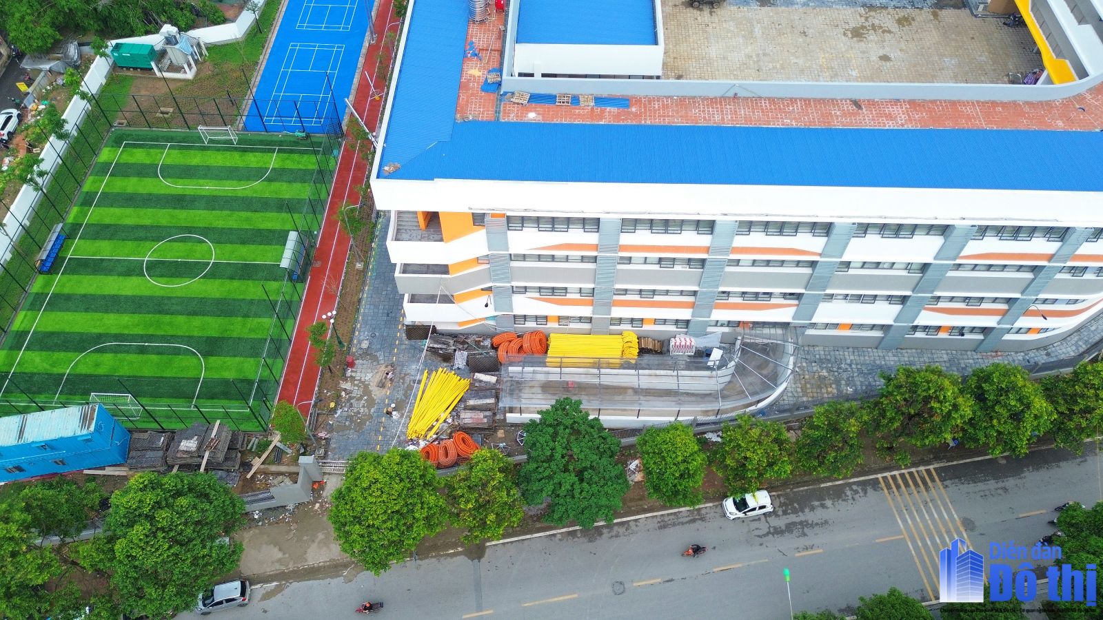Trường Tiểu học CÔNG LẬP hàng trăm tỷ đồng này sắp xây xong, đã to đẹp còn có sân bóng đá, bóng rổ xịn sò!- Ảnh 3.
