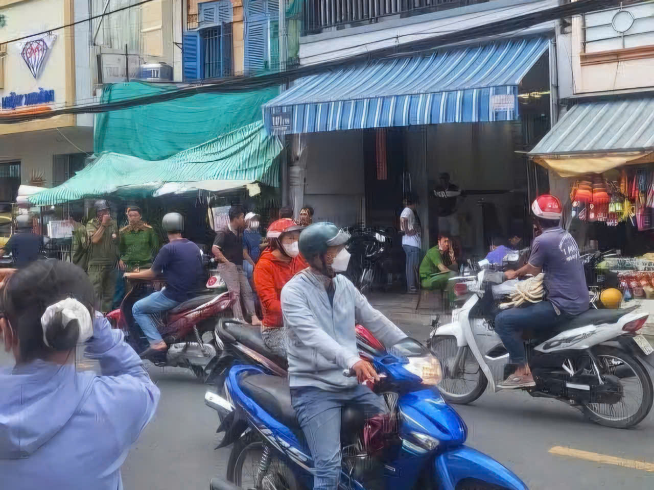 Hai vợ chồng chết thảm trong ngôi nhà 4 tầng khóa kín- Ảnh 1. Hai vợ chồng chết thảm trong ngôi nhà 4 tầng khóa kín- Ảnh 1.
