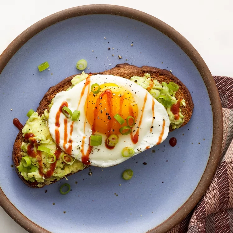 ewl-267169-avocado-egg-toast-hero-01-9385a3b6112b409b944e04d1cb6a9733-1754922803456-17549228085441540734413.jpg