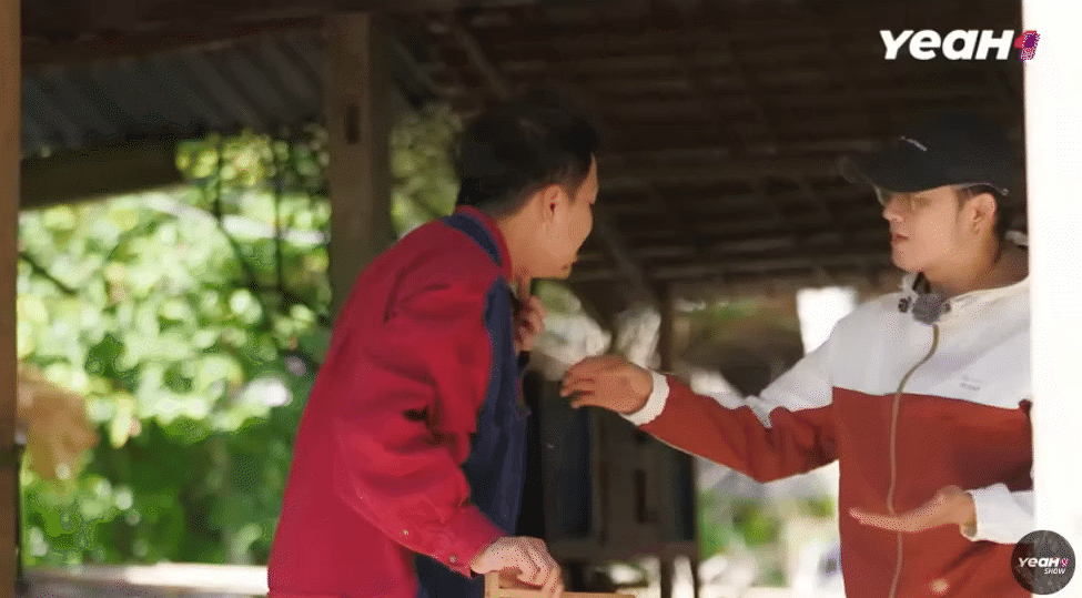 'Gia đình Haha' Tập 9: Trải nghiệm khám phá nghề nuôi ong, nhăn nhó tận hưởng những 'nụ hôn của ong'- Ảnh 21.