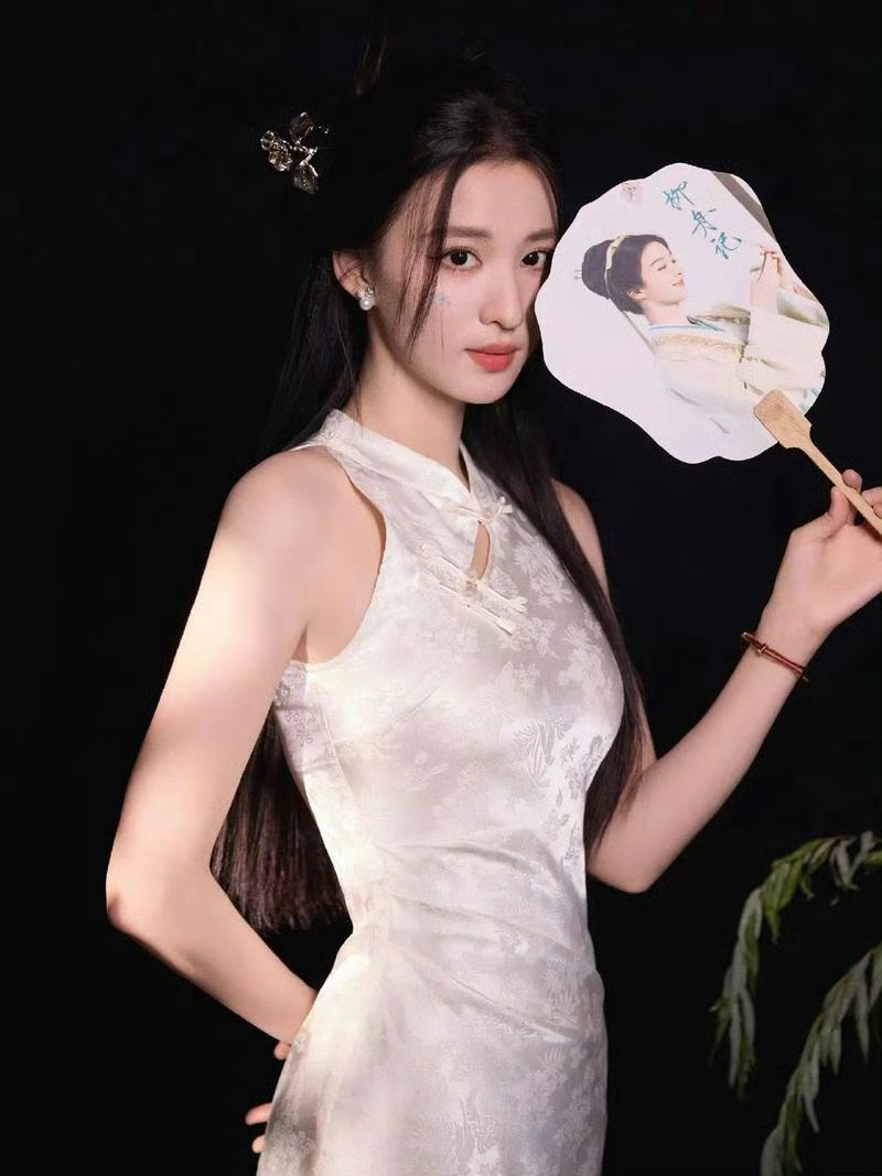 vuong-so-nhien15-1754921161883-17549211623311835793663.jpg