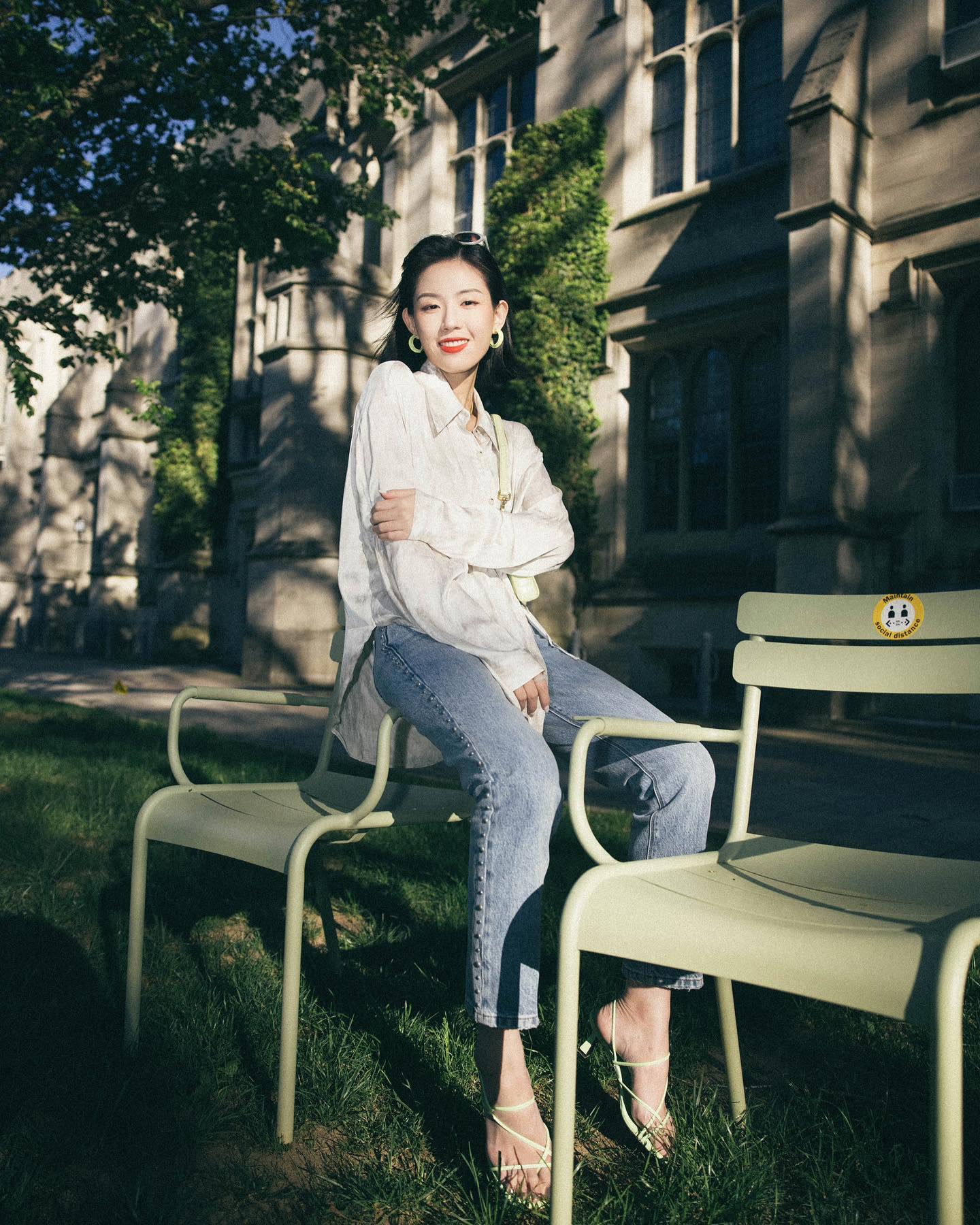 Thu tới là phải mặc trang phục denim: 10 cách phối đồ không chỉ hack tuổi xuất sắc mà còn cực sang - Ảnh 3. Thu tới là phải mặc trang phục denim: 10 cách phối đồ không chỉ hack tuổi xuất sắc mà còn cực sang - Ảnh 3.