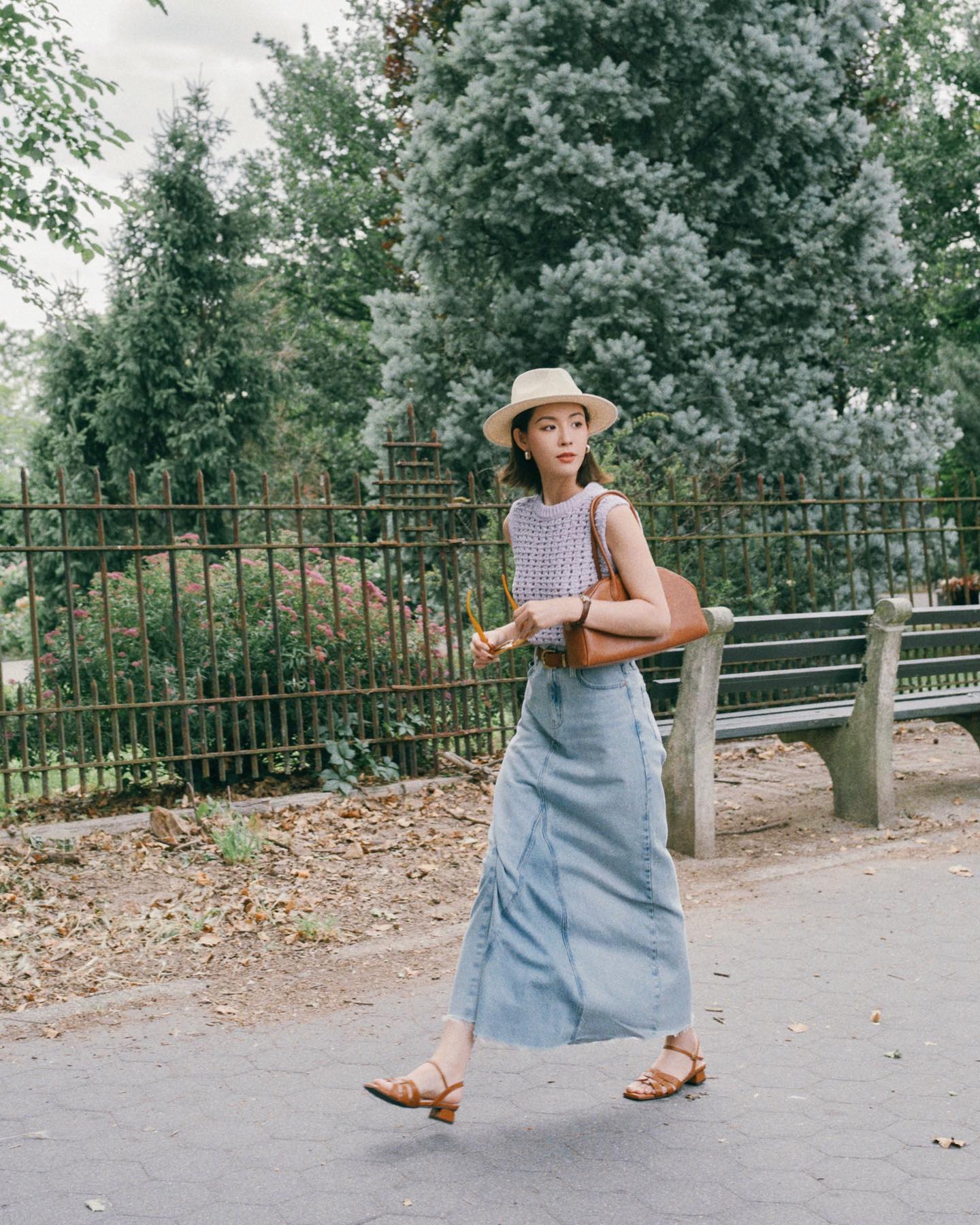 Thu tới là phải mặc trang phục denim: 10 cách phối đồ không chỉ hack tuổi xuất sắc mà còn cực sang - Ảnh 5. Thu tới là phải mặc trang phục denim: 10 cách phối đồ không chỉ hack tuổi xuất sắc mà còn cực sang - Ảnh 5.