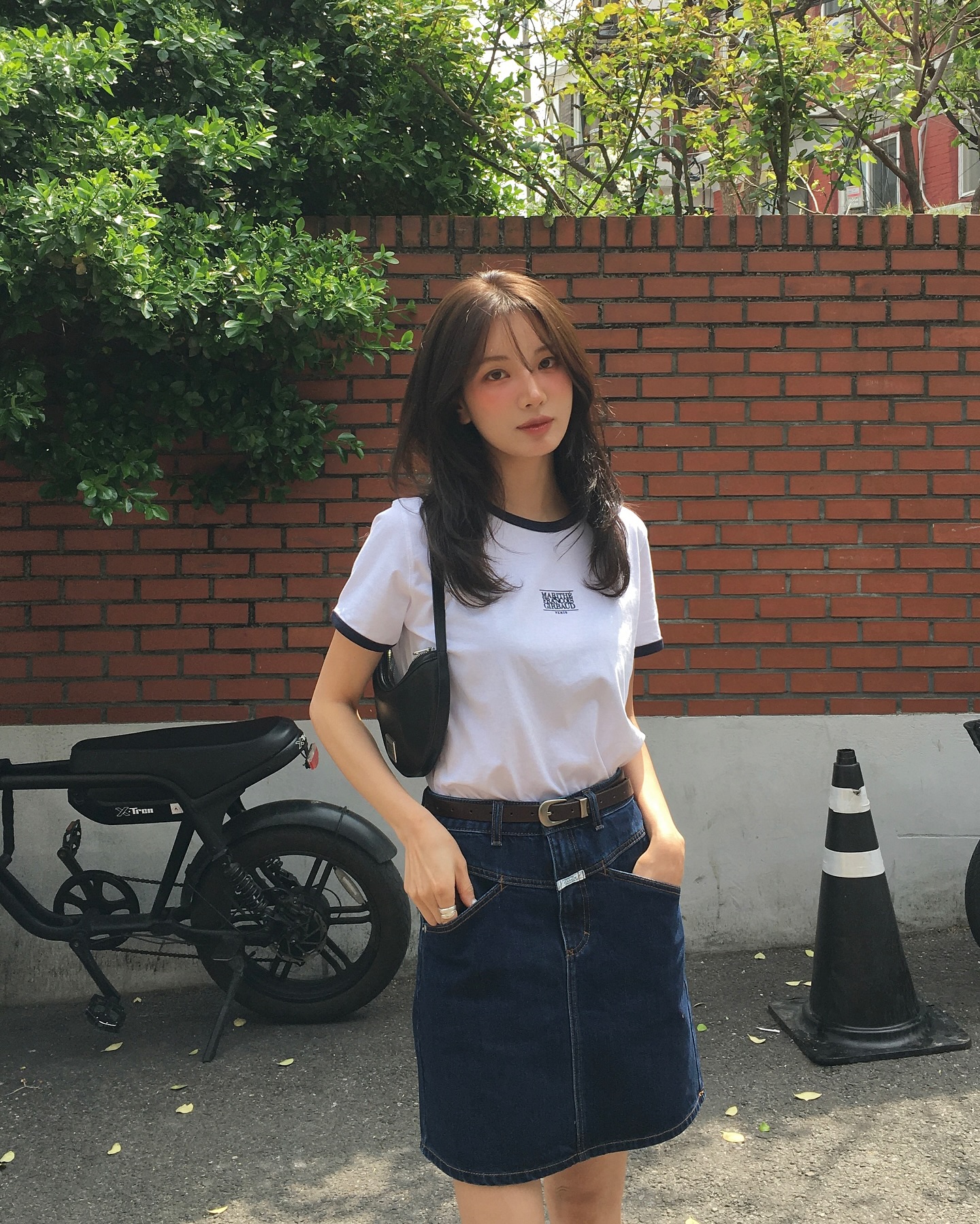 Thu tới là phải mặc trang phục denim: 10 cách phối đồ không chỉ hack tuổi xuất sắc mà còn cực sang - Ảnh 7. Thu tới là phải mặc trang phục denim: 10 cách phối đồ không chỉ hack tuổi xuất sắc mà còn cực sang - Ảnh 7.