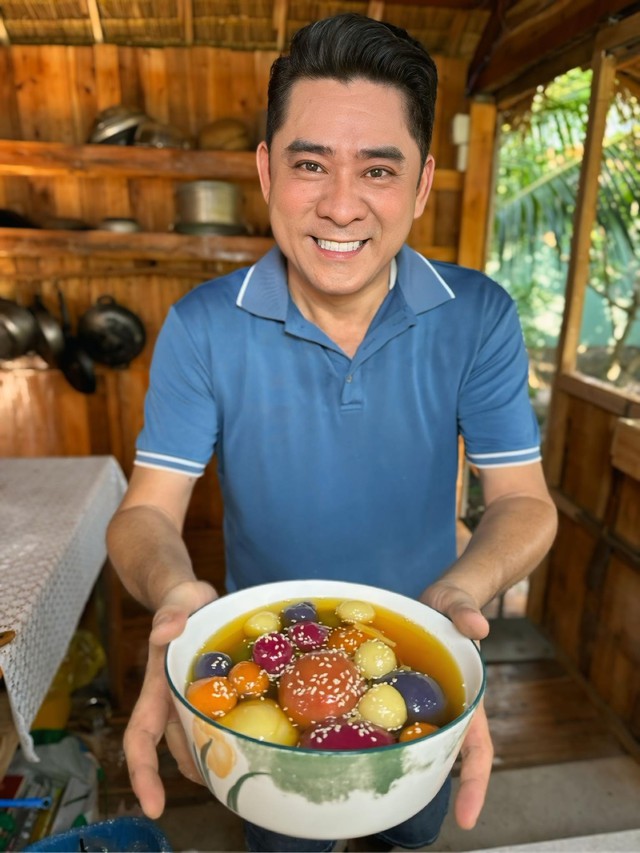 Giấu mặt cả tháng trời hậu đột quỵ, diễn viên Huỳnh Anh Tuấn lần đầu lộ diện khác lạ gây lo lắng - Ảnh 6. Giấu mặt cả tháng trời hậu đột quỵ, diễn viên Huỳnh Anh Tuấn lần đầu lộ diện khác lạ gây lo lắng - Ảnh 6.