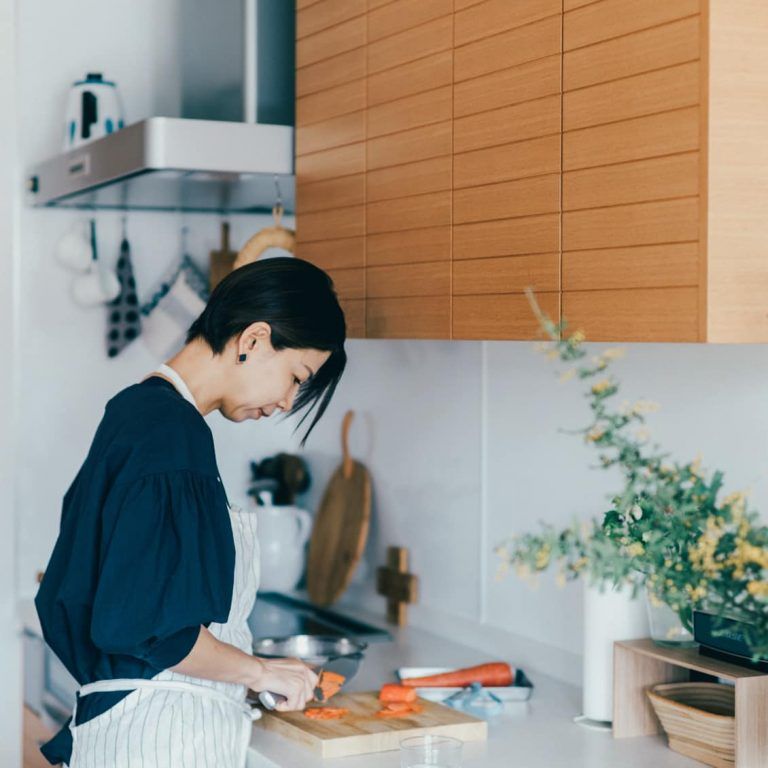 Từ &quot;rơi tự do&quot; đến ổn định: Hành trình 6 tháng vực dậy tài chính của một phụ nữ tuổi 47 - Ảnh 2.