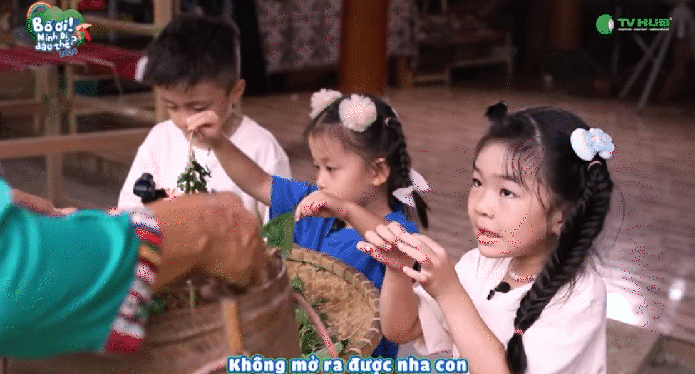 Bố ơi, mình đi đâu thế? tập 13: Con trai Duy Hưng vượt qua sợ hãi, con gái Trung Ruồi đòi 'treo bố lên gốc cây'- Ảnh 10. Bố ơi, mình đi đâu thế? tập 13: Con trai Duy Hưng vượt qua sợ hãi, con gái Trung Ruồi đòi 'treo bố lên gốc cây'- Ảnh 10.