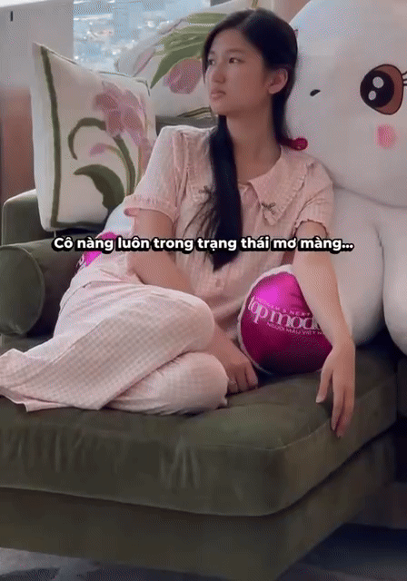 1 triệu người xem Nàng Mơ ngồi thẫn thờ ở góc nhà chung, dấy lên tranh cãi về năng lực thực của người đẹp- Ảnh 3. 1 triệu người xem Nàng Mơ ngồi thẫn thờ ở góc nhà chung, dấy lên tranh cãi về năng lực thực của người đẹp- Ảnh 3.