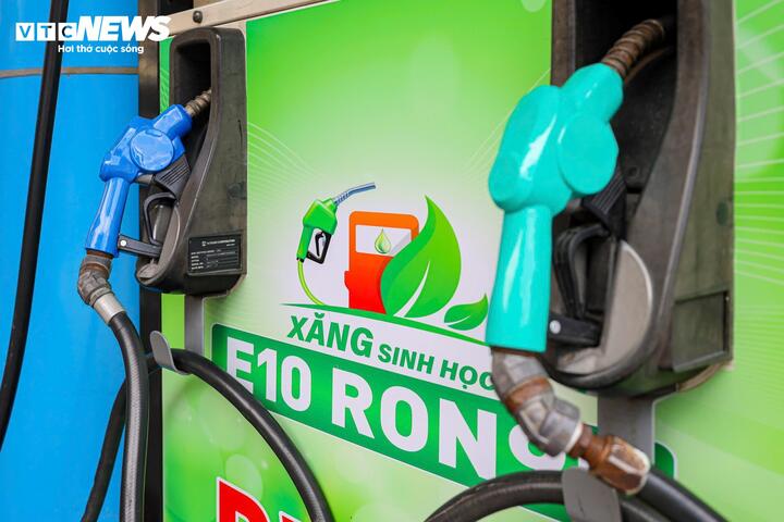 Sau hơn 10 ng&agrave;y mở b&aacute;n, xăng sinh học E10 được ti&ecirc;u thụ thế n&agrave;o? - Ảnh 2.