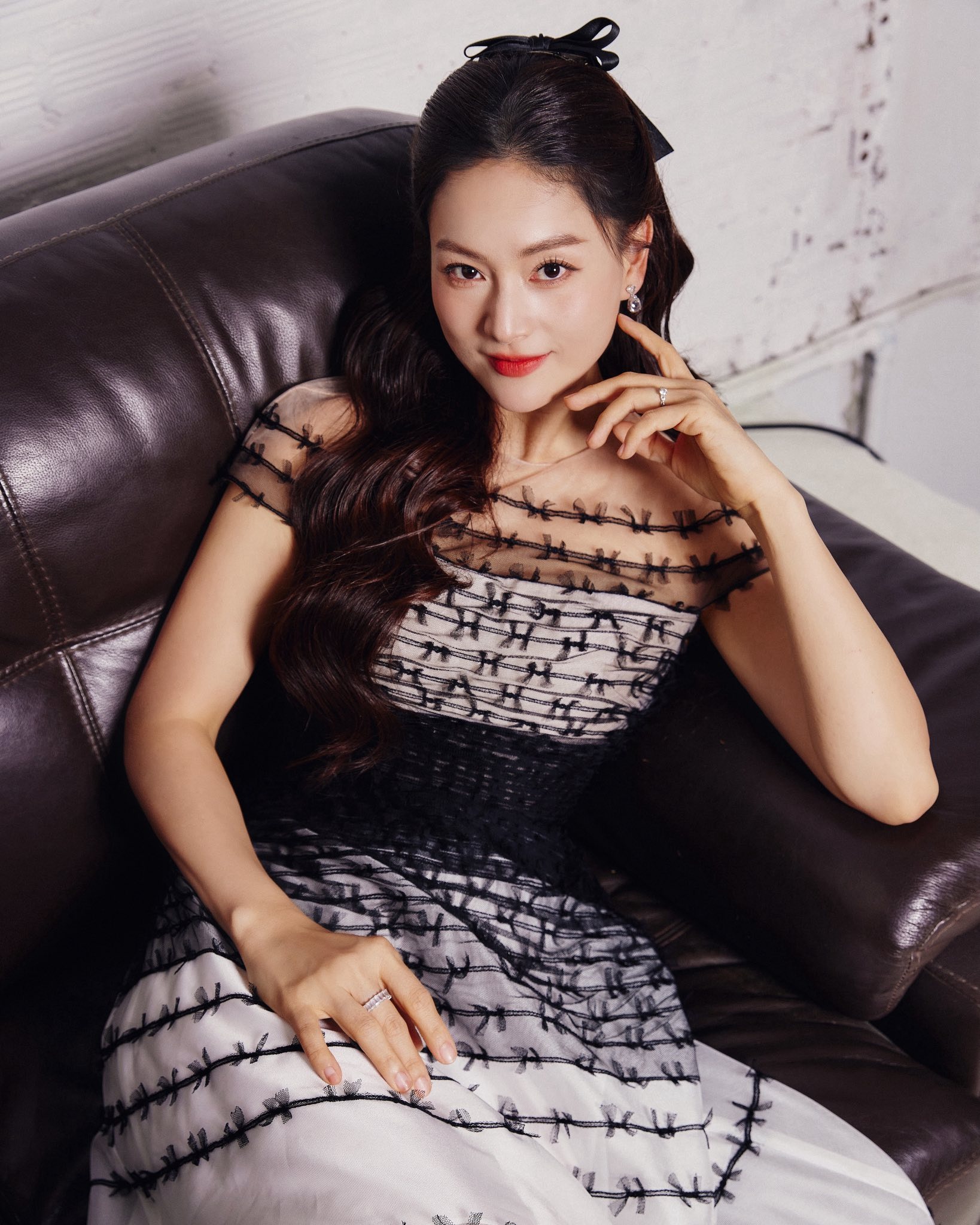 Lan Phương hậu ly hôn chồng Tây: &quot;Không suy nghĩ nhiều, sống cách biệt với mọi thứ, chỉ có mình và 2 con&quot;- Ảnh 1.