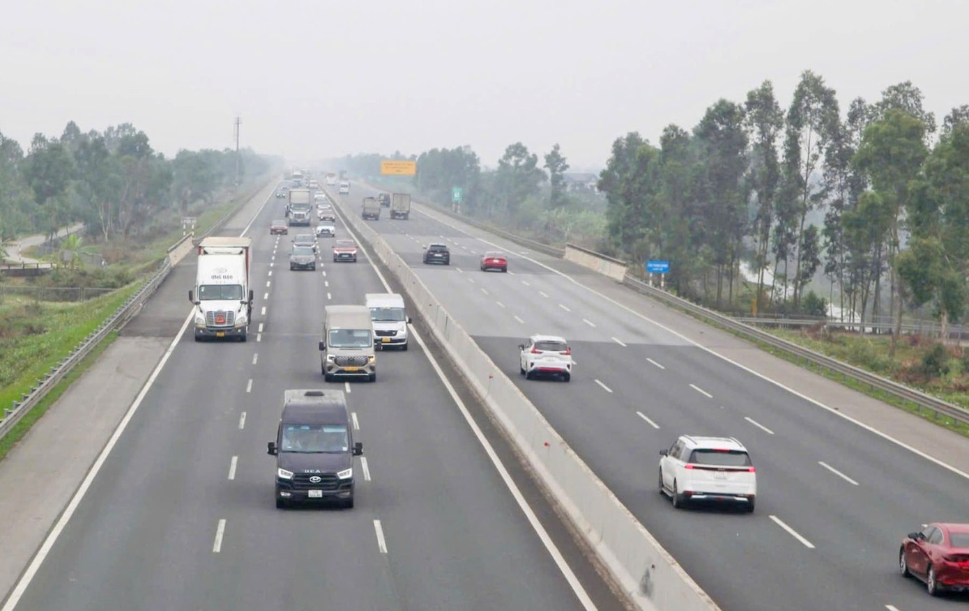 Cấm xe tải chạy làn 1 cao tốc Hà Nội - Hải Phòng, Pháp Vân - Cầu Giẽ - Ảnh 2.