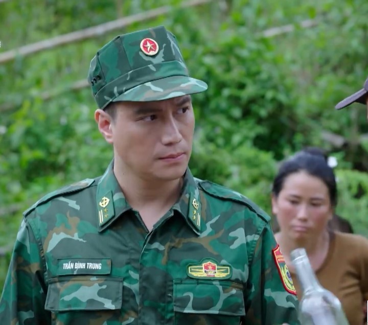 10 lần phim Việt chọn sai nam chính: Mạnh Trường vừa thô vừa sến, hạng 1 ai xem cũng thấy xấu hổ giùm- Ảnh 2. 10 lần phim Việt chọn sai nam chính: Mạnh Trường vừa thô vừa sến, hạng 1 ai xem cũng thấy xấu hổ giùm- Ảnh 2.