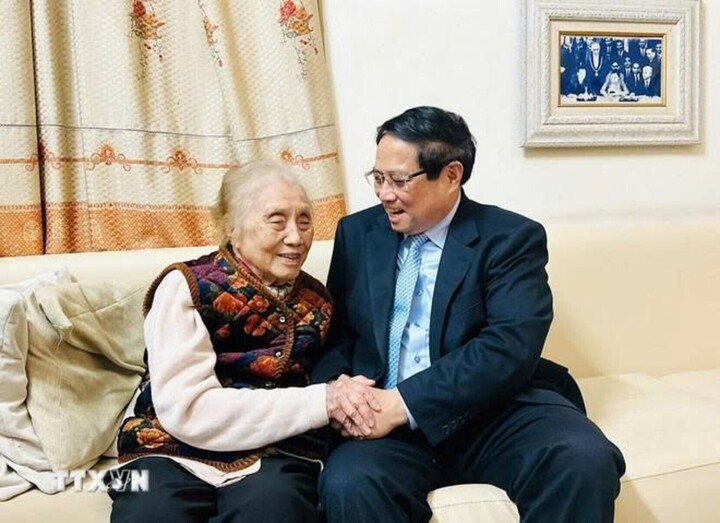 Bà Nguyễn Thị Bình: 'Bông hồng khiêu vũ giữa bầy sói' và danh hiệu Anh hùng - Ảnh 1. Bà Nguyễn Thị Bình: 'Bông hồng khiêu vũ giữa bầy sói' và danh hiệu Anh hùng - Ảnh 1.