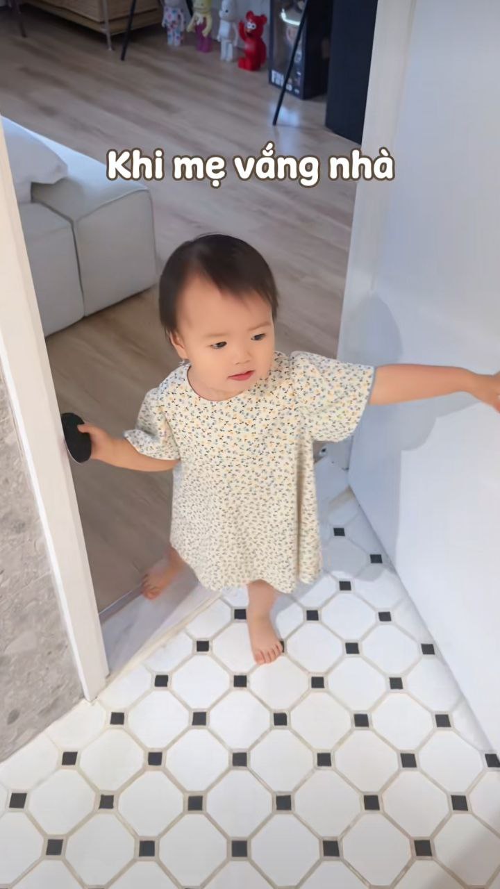 Nami - cô công chúa Gen Alpha chính hiệu: Mẹ Lucie đi vắng là mở ngay vlog làm đẹp, sương sương mà gần 5 triệu lượt xem!- Ảnh 1.