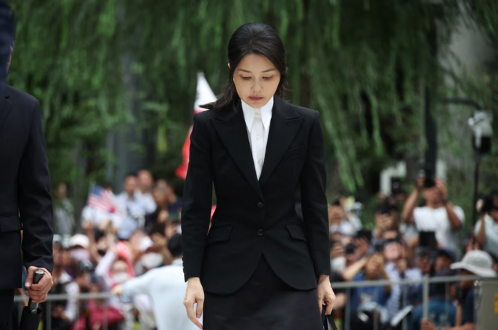 Hàn Quốc ra lệnh bắt cựu Đệ nhất phu nhân Kim Keon Hee - Ảnh 1. Hàn Quốc ra lệnh bắt cựu Đệ nhất phu nhân Kim Keon Hee - Ảnh 1.
