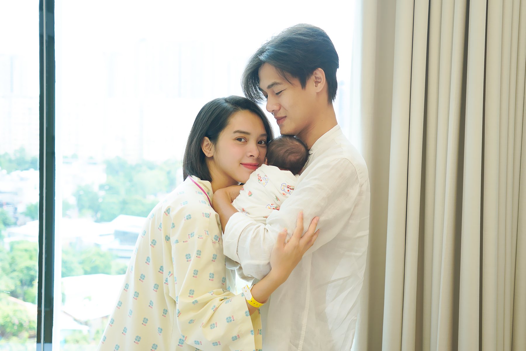 Quỳnh Lương lần đầu khoe cận mặt con gái mới sinh- Ảnh 4.