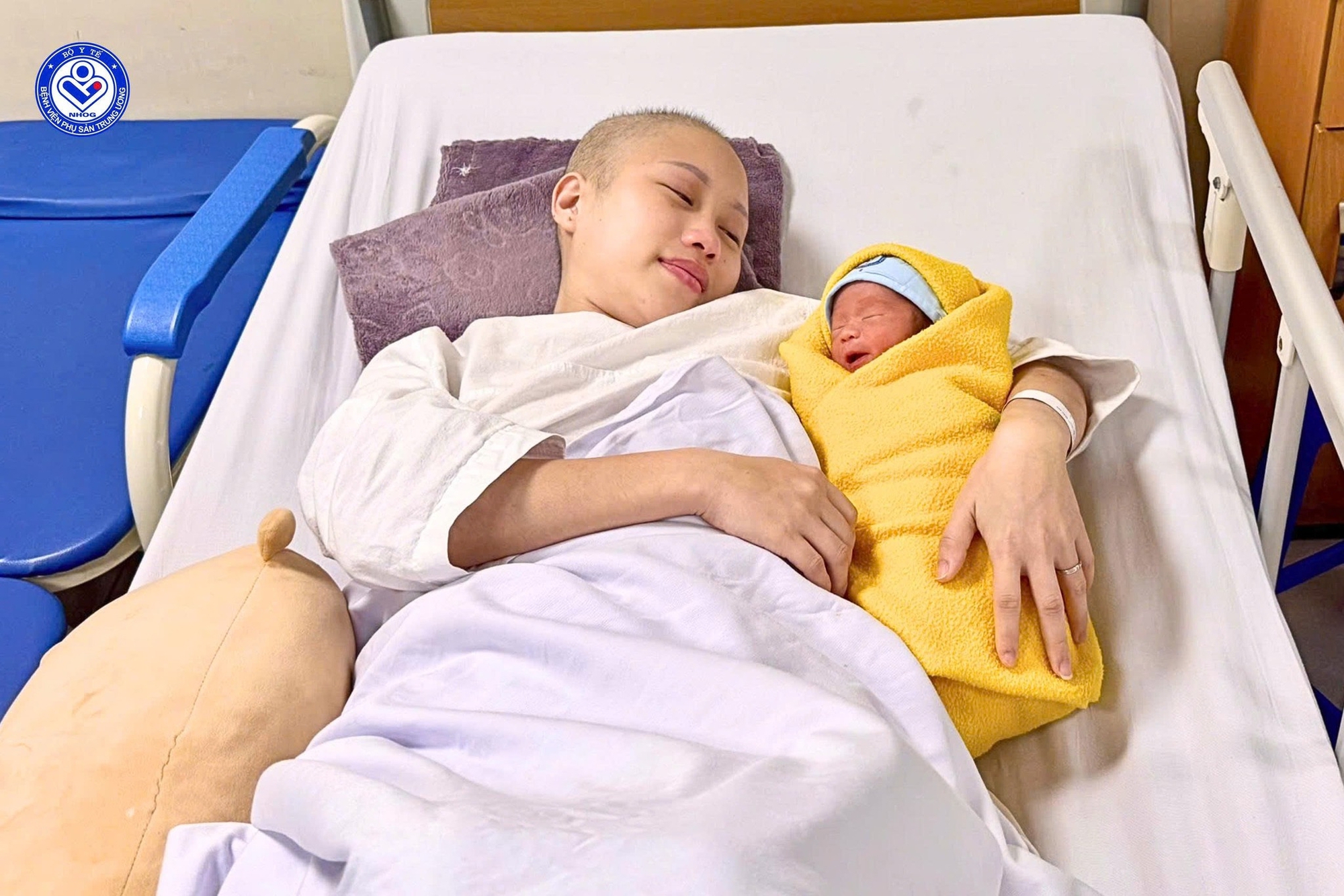 Kỳ tích: Bé trai 1,9 kg chào đời khỏe mạnh từ mẹ mắc ung thư cổ tử cung giai đoạn muộn - Ảnh 3.