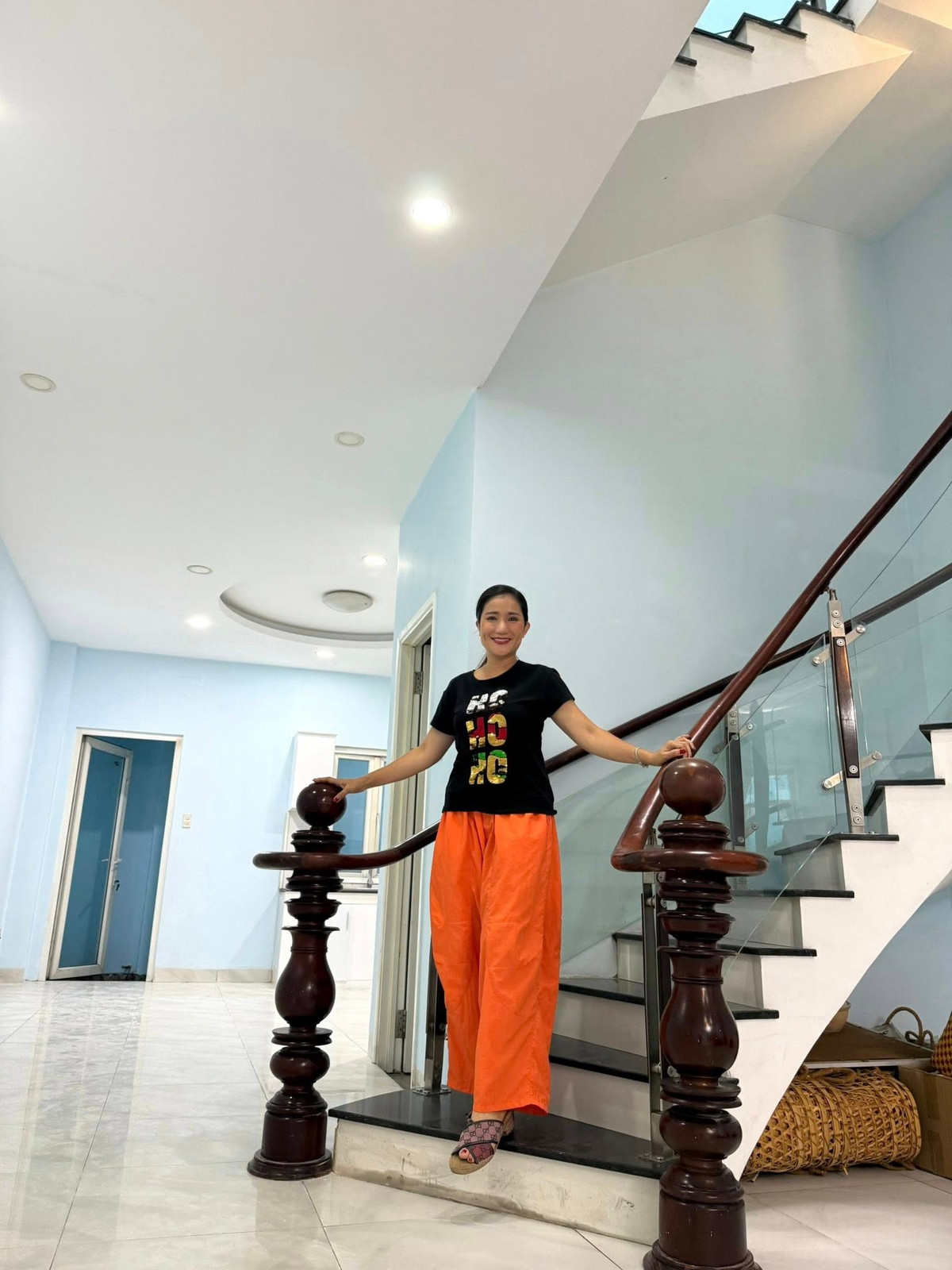 Nhiều nghệ sĩ Việt rao bán nhà từ 10 tỷ đến hơn 100 tỷ đồng - Ảnh 7.