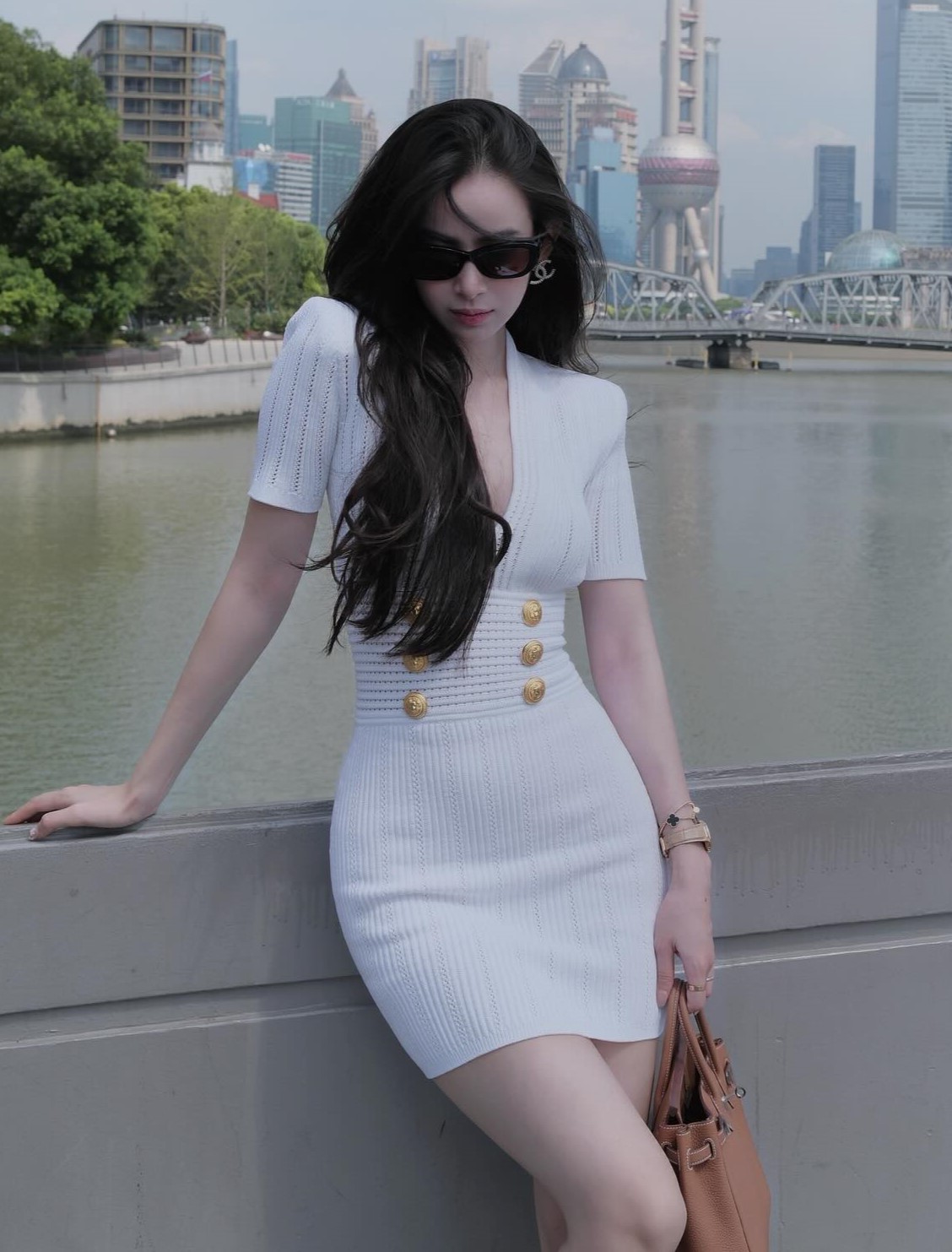 lienhuong20111754966264369724745799979903912056859364-17550613793051734352872-1755139845982-17551398473741880585647.jpg