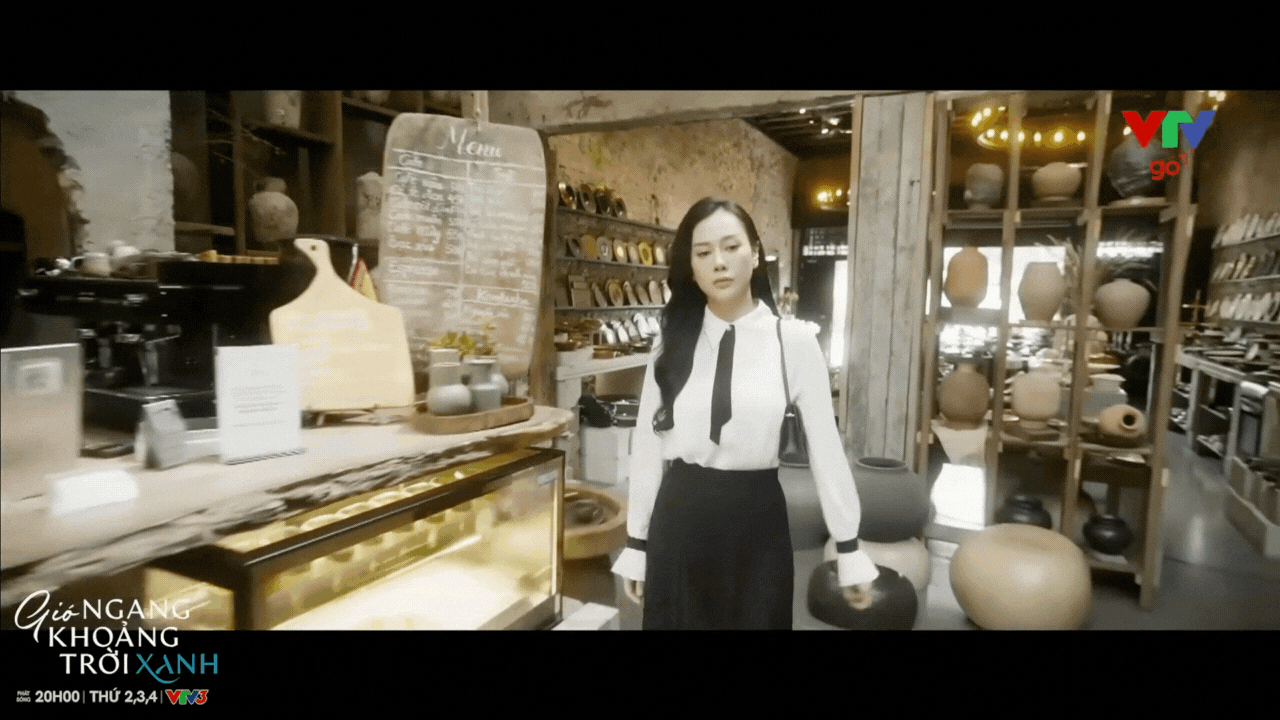 Phương Oanh tái xuất phim Việt giờ vàng: Chưa bàn tới diễn xuất, nhưng nhìn khí chất phu nhân giám đốc sang chảnh tràn màn hình là muốn xem ngay- Ảnh 1.