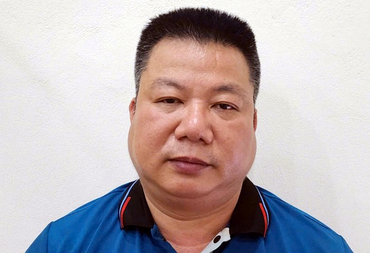 Diễn biến mới nhất vụ người đàn ông rút chìa khoá xe khách trên đường Vành đai 3 rồi bỏ đi - Ảnh 1.