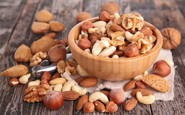 Phụ nữ tuổi trung niên vẫn chăm ăn các loại hạt này thì cả da và tóc đẹp chẳng thua gì thời con gái, lại còn tốt cho nội tiết tố- Ảnh 7.