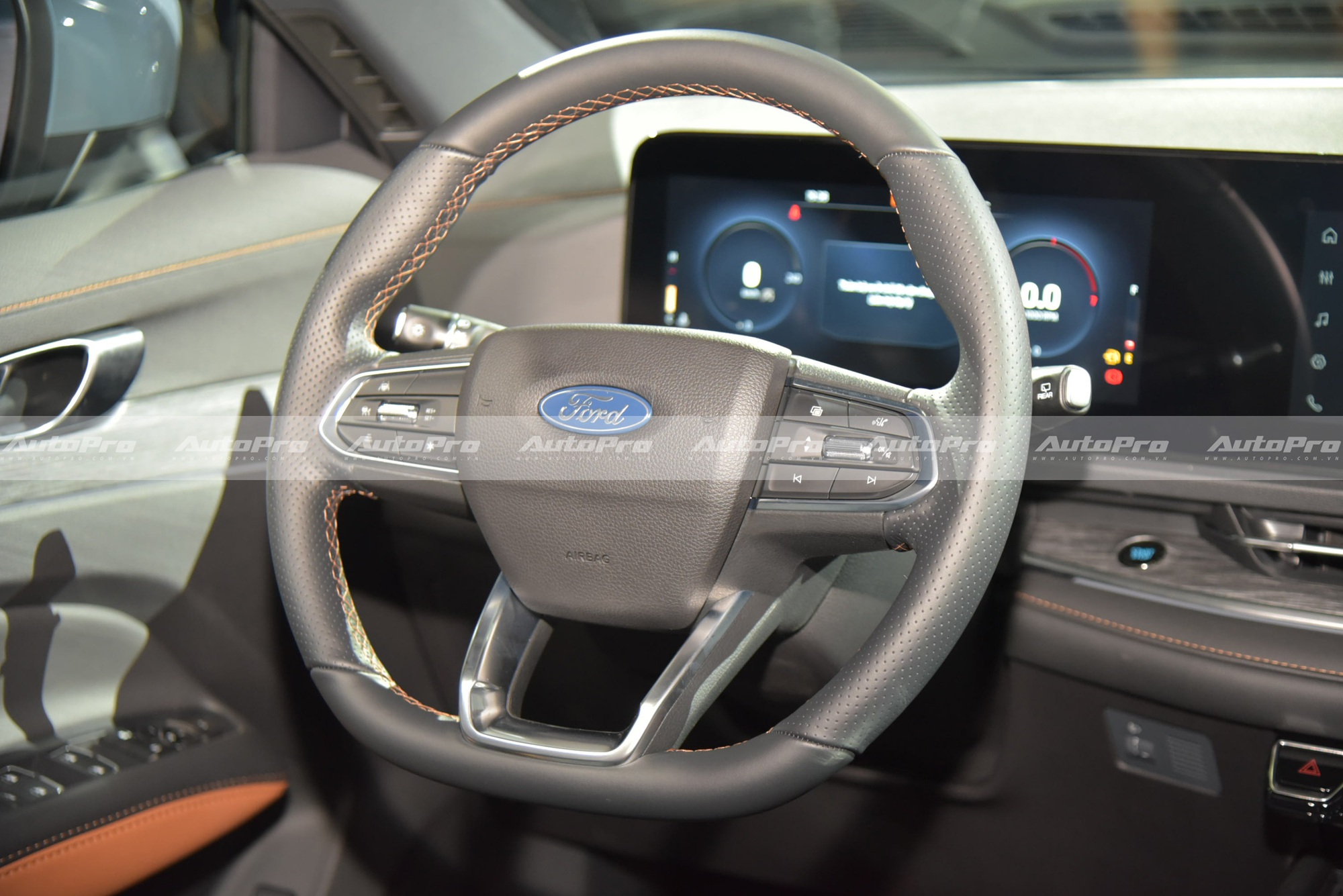 Ford Territory 2025 ra mắt Việt Nam: 3 bản, giá từ 762 triệu đồng, thay đổi thiết kế và tiện nghi đấu CX-5, Tucson - Ảnh 8.