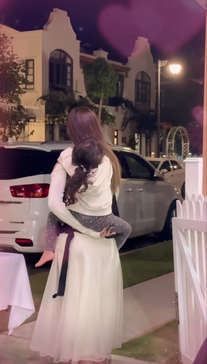 Clip 25 giây siêu chữa lành của 3 mẹ con Đông Nhi: Đây là khoảnh khắc mà người phụ nữ đẹp hơn bao giờ hết!- Ảnh 6.