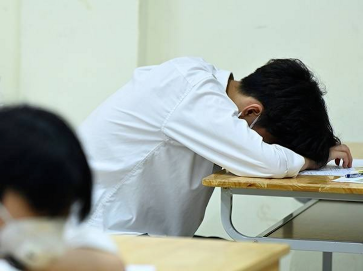 Cha mẹ 'chọn hộ' học sư phạm, con âm thầm mong trượt nguyện vọng - Ảnh 2.